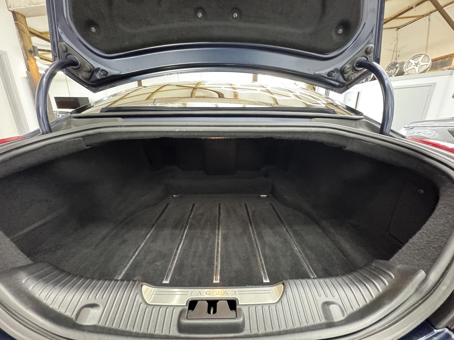 Used Jaguar XJ 2010 for sale - 77750447: Photo 12