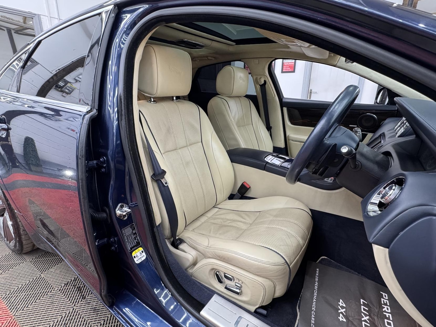 Used Jaguar XJ 2010 for sale - 77750447: Photo 13