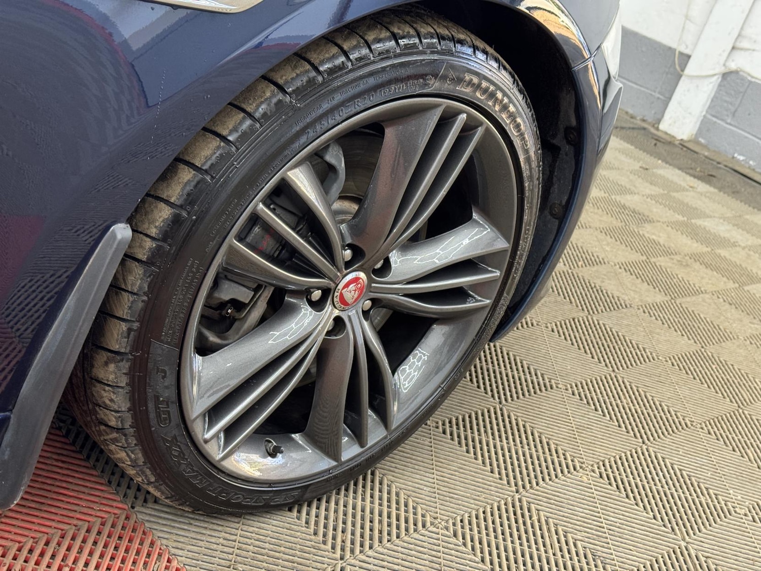 Used Jaguar XJ 2010 for sale - 77750447: Photo 15