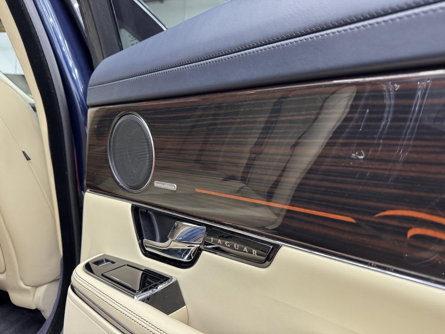 Used Jaguar XJ 2010 for sale - 77750447: Photo 27