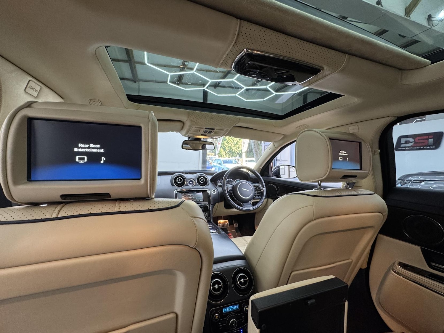 Used Jaguar XJ 2010 for sale - 77750447: Photo 32