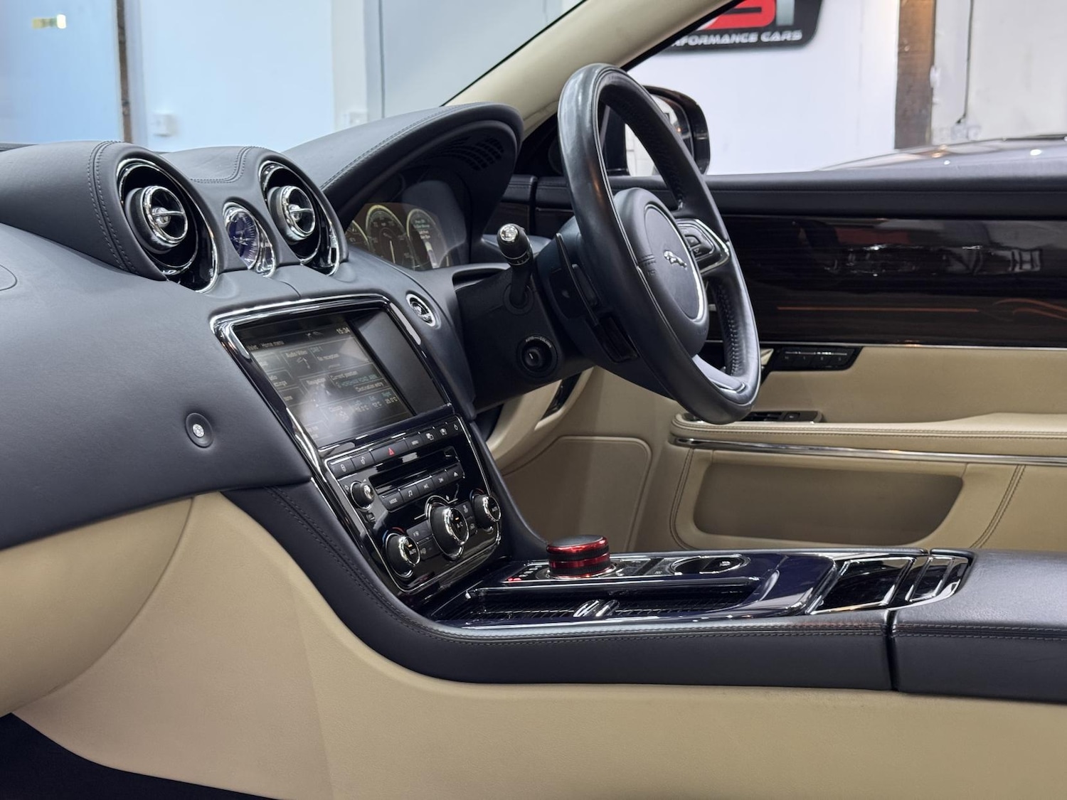 Used Jaguar XJ 2010 for sale - 77750447: Photo 34