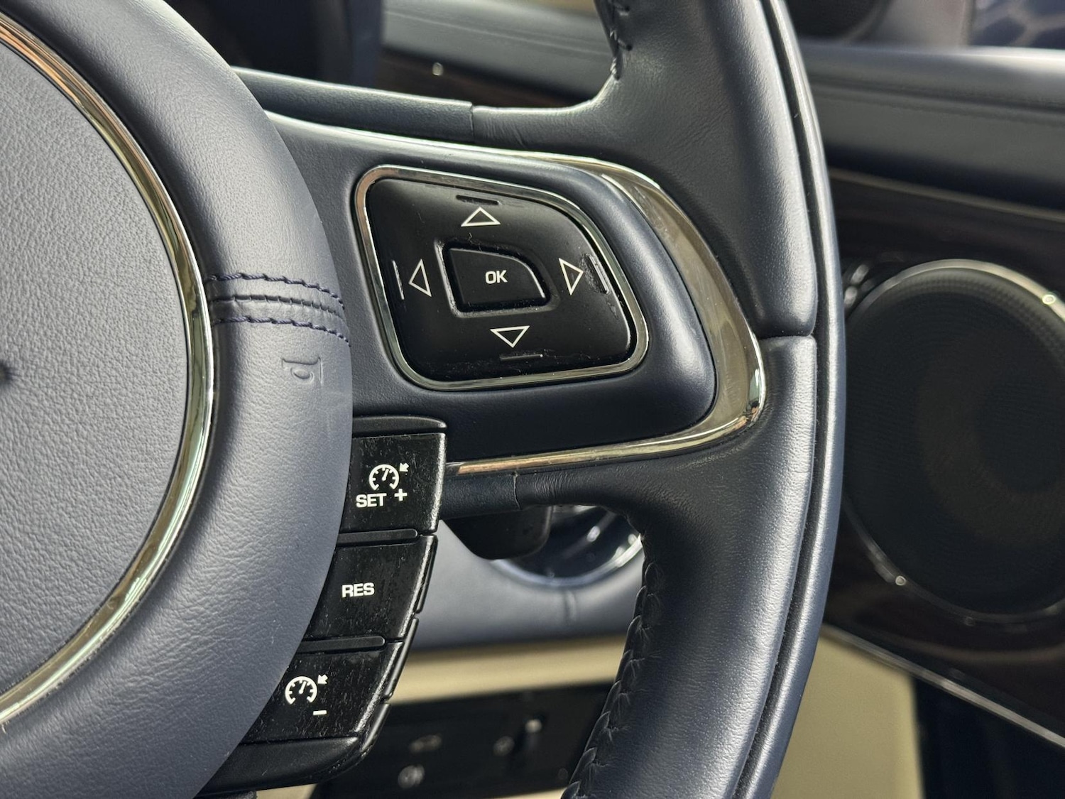 Used Jaguar XJ 2010 for sale - 77750447: Photo 44