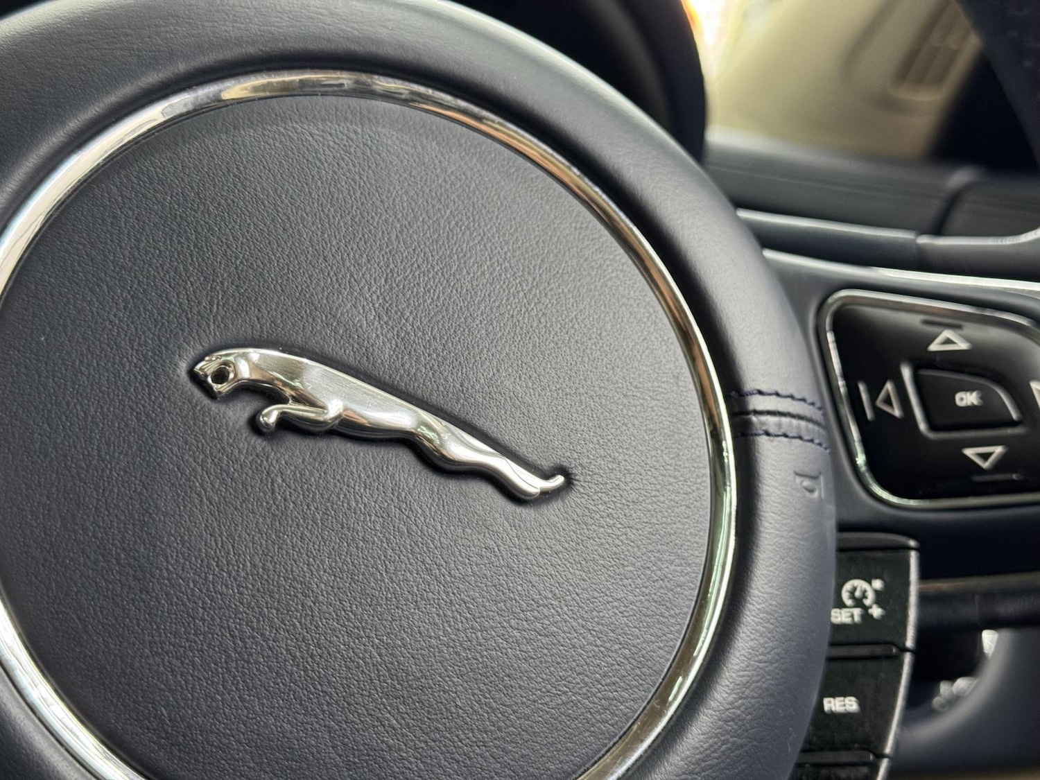 Used Jaguar XJ 2010 for sale - 77750447: Photo 48