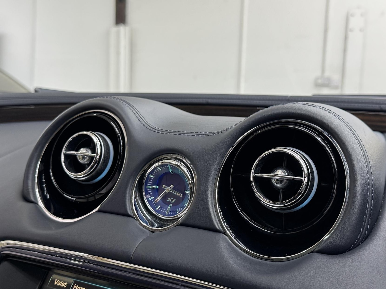 Used Jaguar XJ 2010 for sale - 77750447: Photo 65