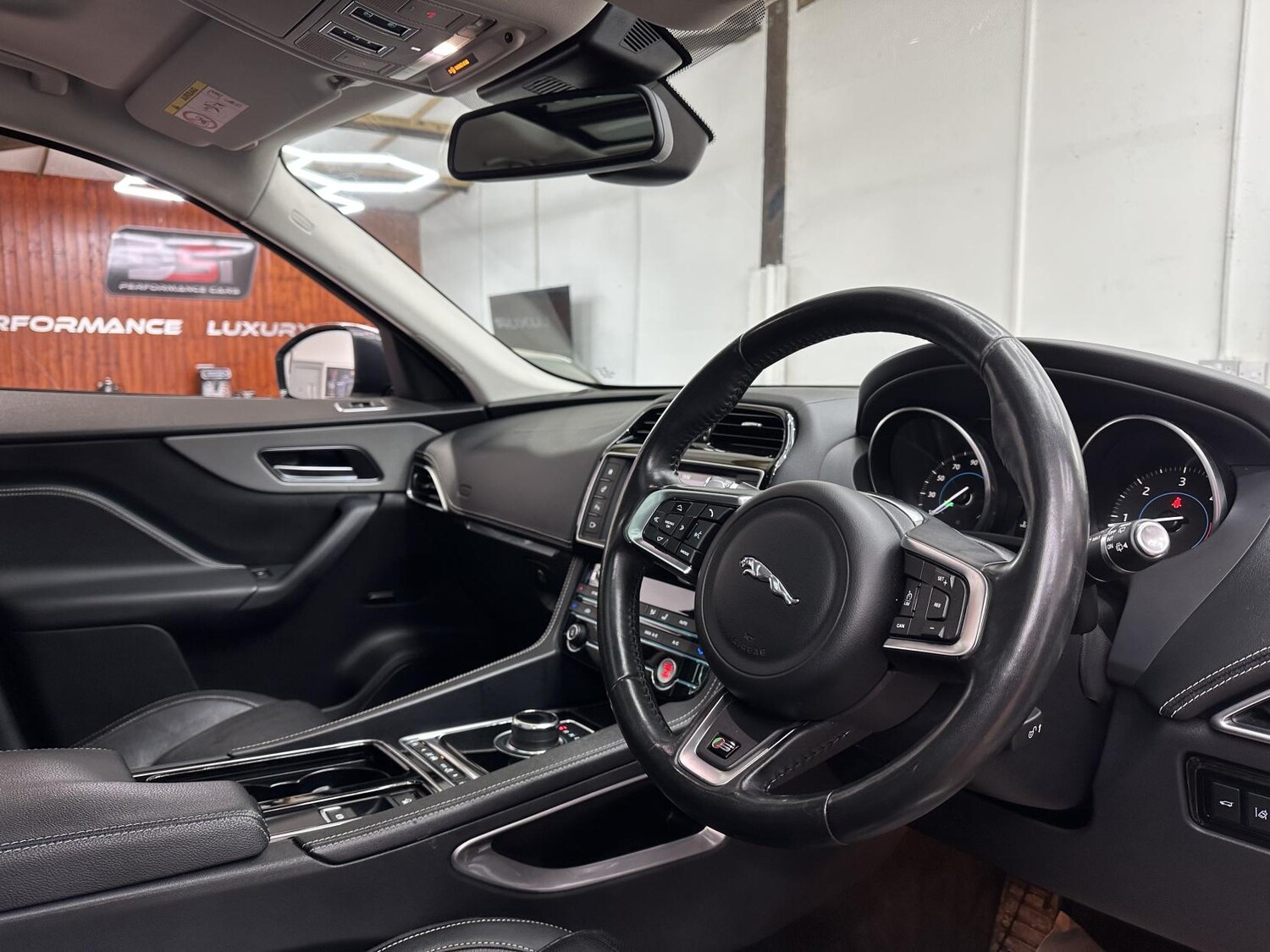 Used Jaguar F-Pace 2017 for sale - 77495147: Photo 18