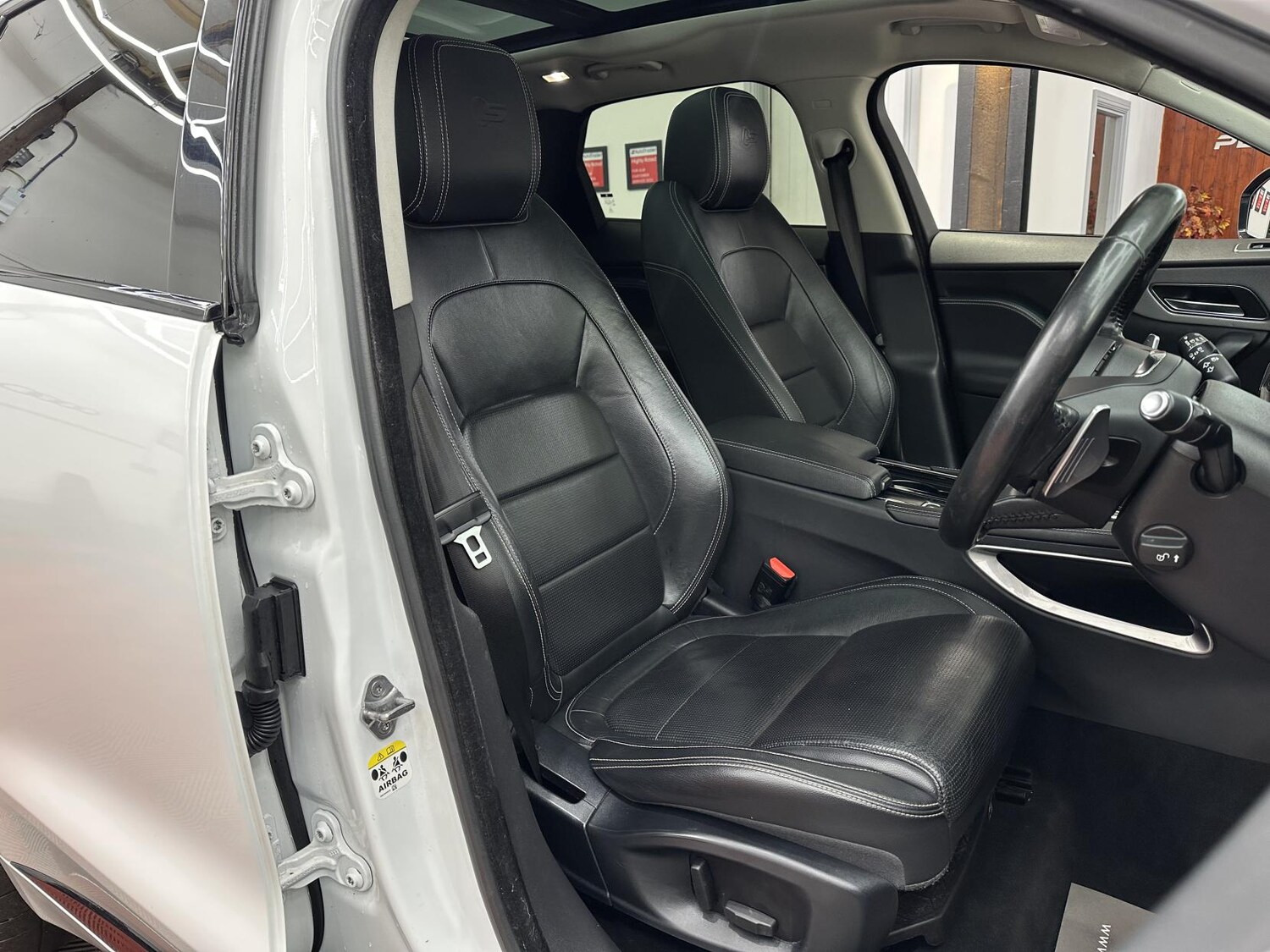 Used Jaguar F-Pace 2017 for sale - 77495147: Photo 25