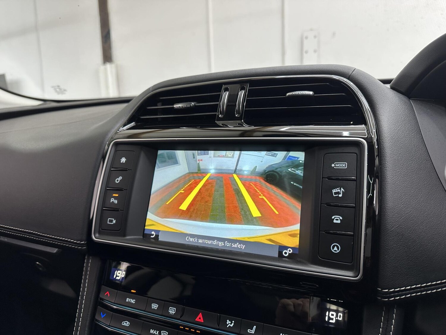 Used Jaguar F-Pace 2017 for sale - 77495147: Photo 39