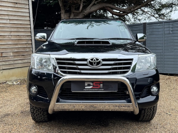 Used Toyota Hilux 2016 for sale - 76273140: Photo 2