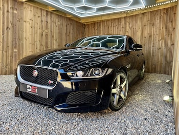 Used Jaguar XE 2015 for sale - 78381698: Photo