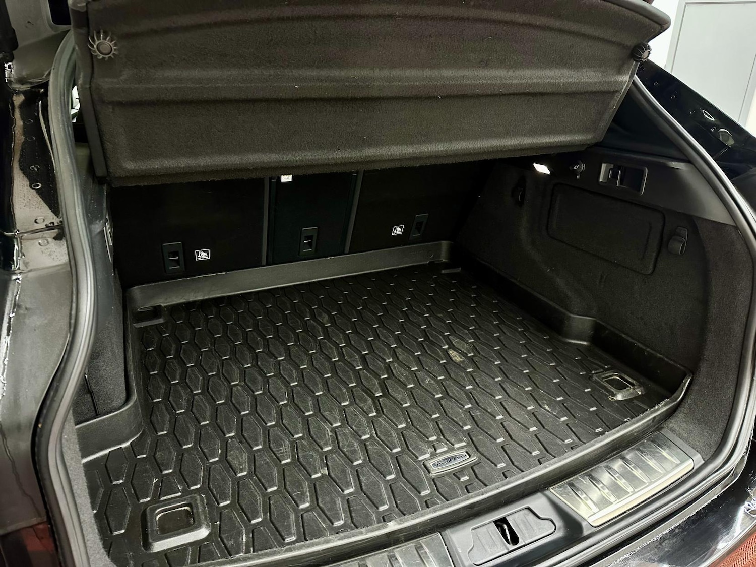 Used Jaguar F-Pace 2019 for sale - 77435277: Photo 10