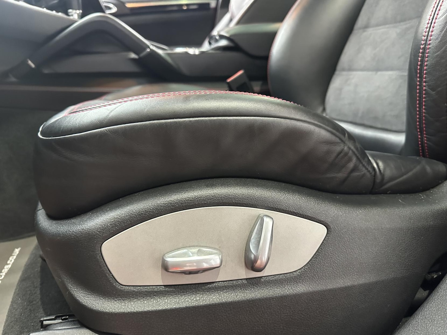 Used Porsche Cayenne 2014 for sale - 77277685: Photo 36