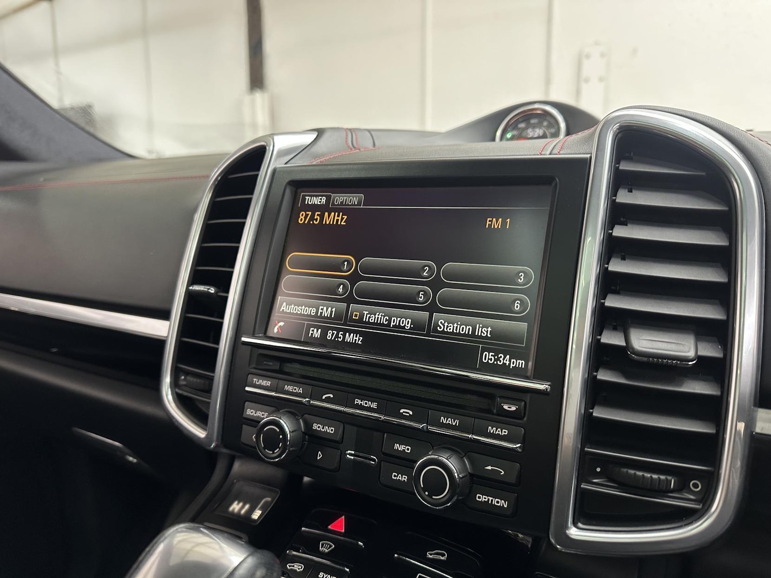 Used Porsche Cayenne 2014 for sale - 77277685: Photo 38