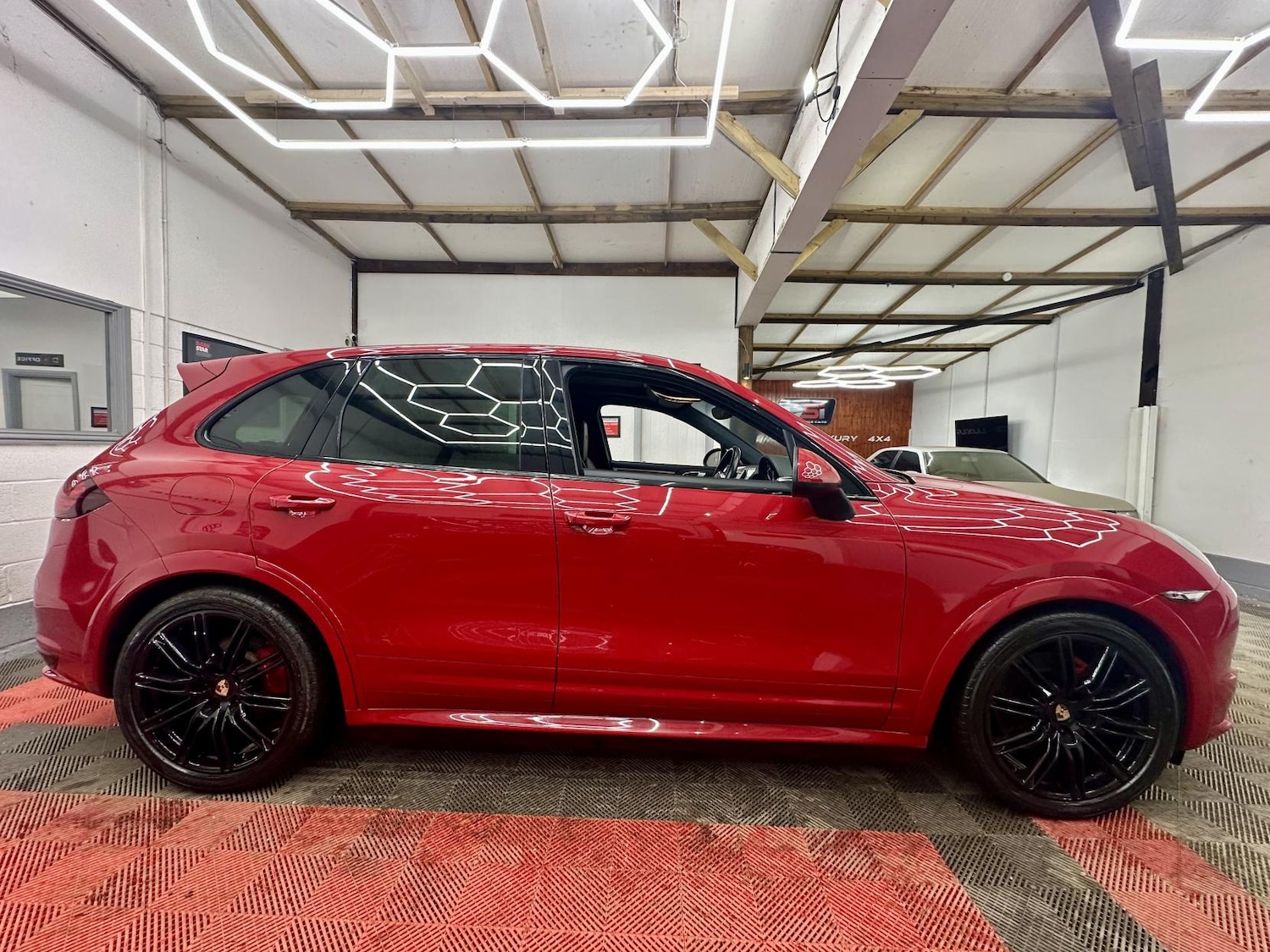 Used Porsche Cayenne 2014 for sale - 77277685: Photo 5