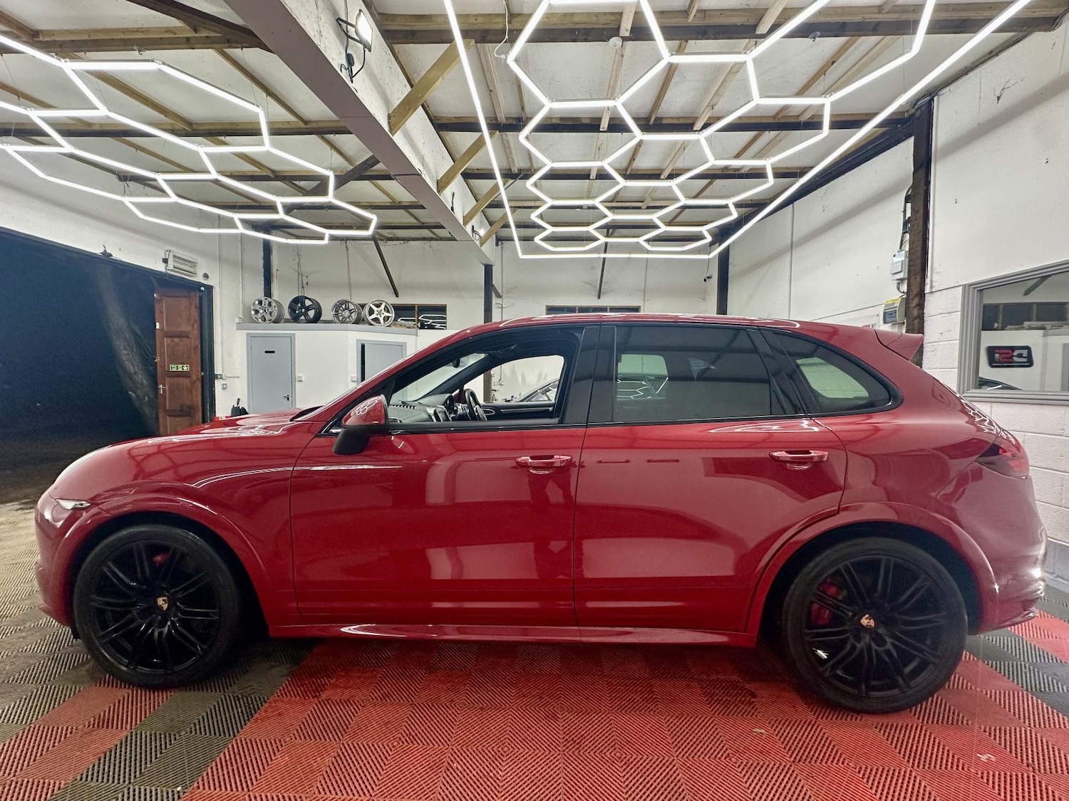 Used Porsche Cayenne 2014 for sale - 77277685: Photo 6