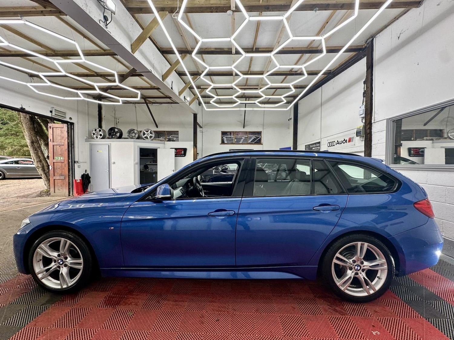 Used BMW 3 Series 2014 for sale - 77545436: Photo 6