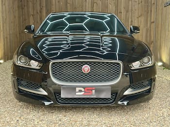 Used Jaguar XE 2017 for sale - 79868917: Photo