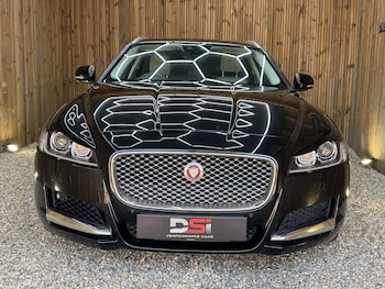 Used Jaguar XF 2018 for sale - 79200740: Photo