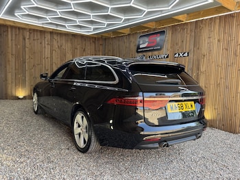 Used Jaguar XF 2018 for sale - 79200740: Photo