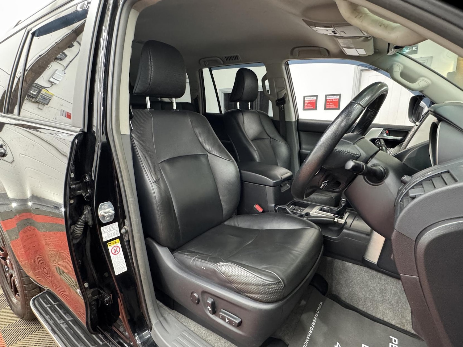 Used Toyota Land Cruiser 2011 for sale - 77682242: Photo 17