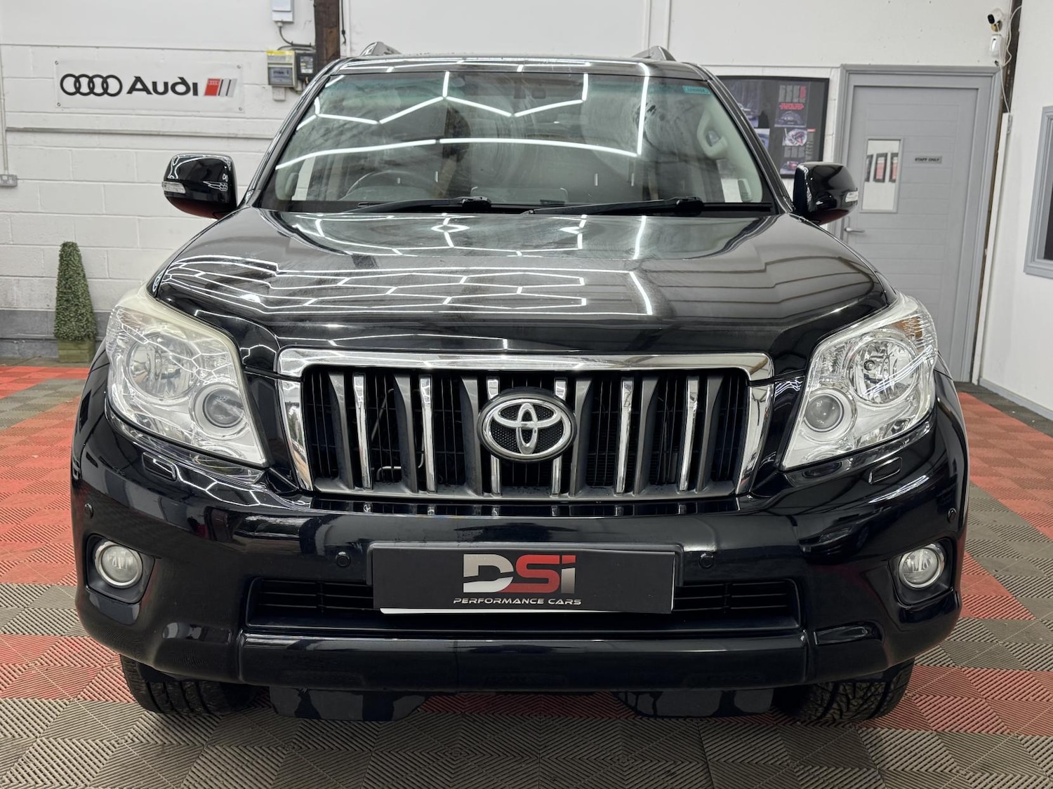 Used Toyota Land Cruiser 2011 for sale - 77682242: Photo 2