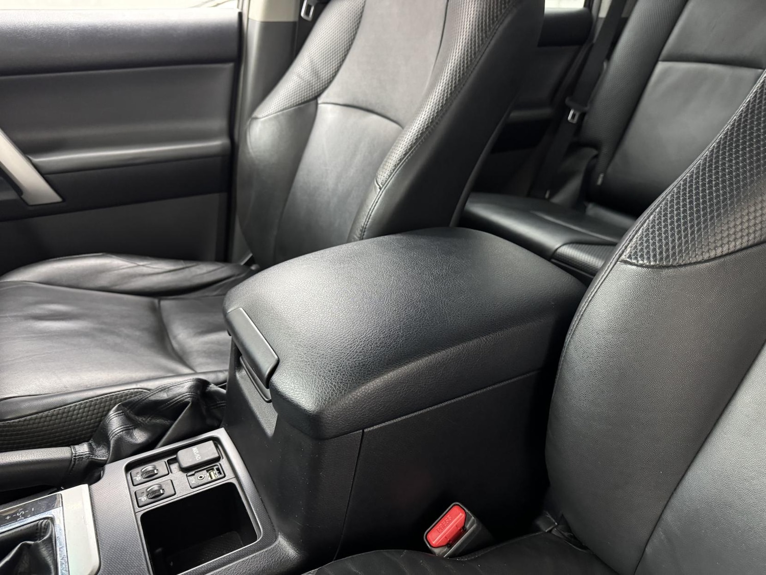 Used Toyota Land Cruiser 2011 for sale - 77682242: Photo 30