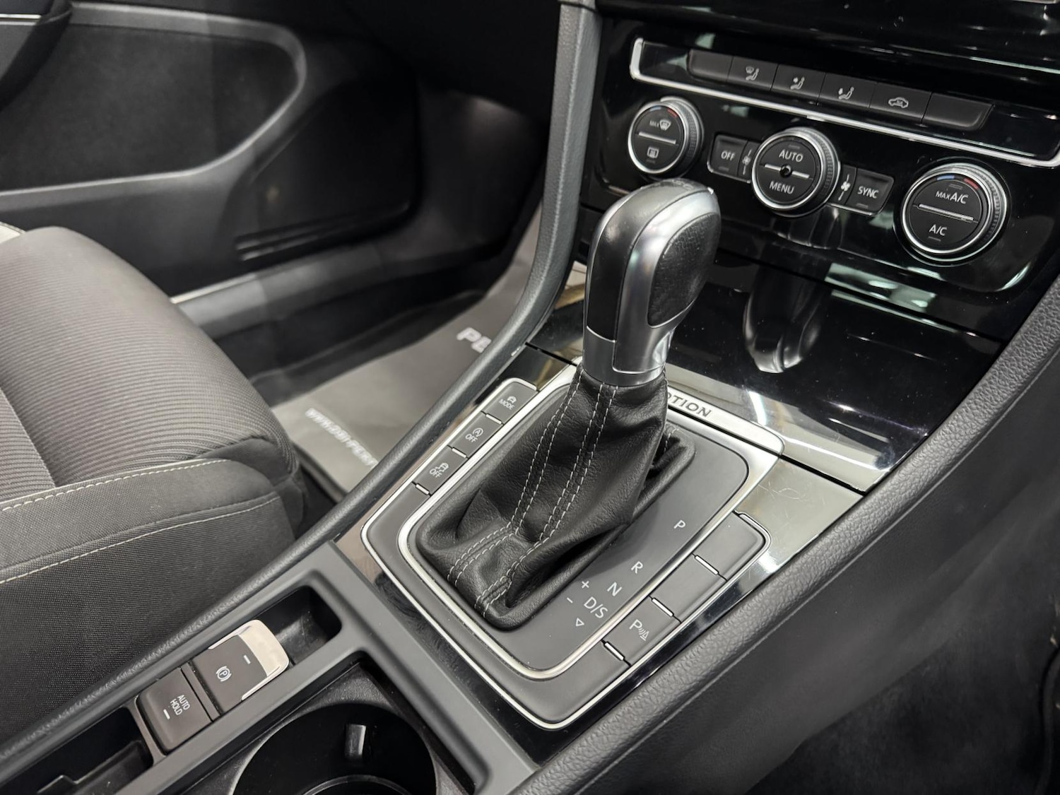 Used Volkswagen Golf 2015 for sale - 77725416: Photo 40