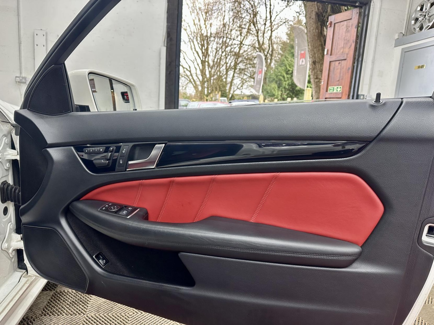 Used Mercedes-Benz C Class 2012 for sale - 77525782: Photo 15