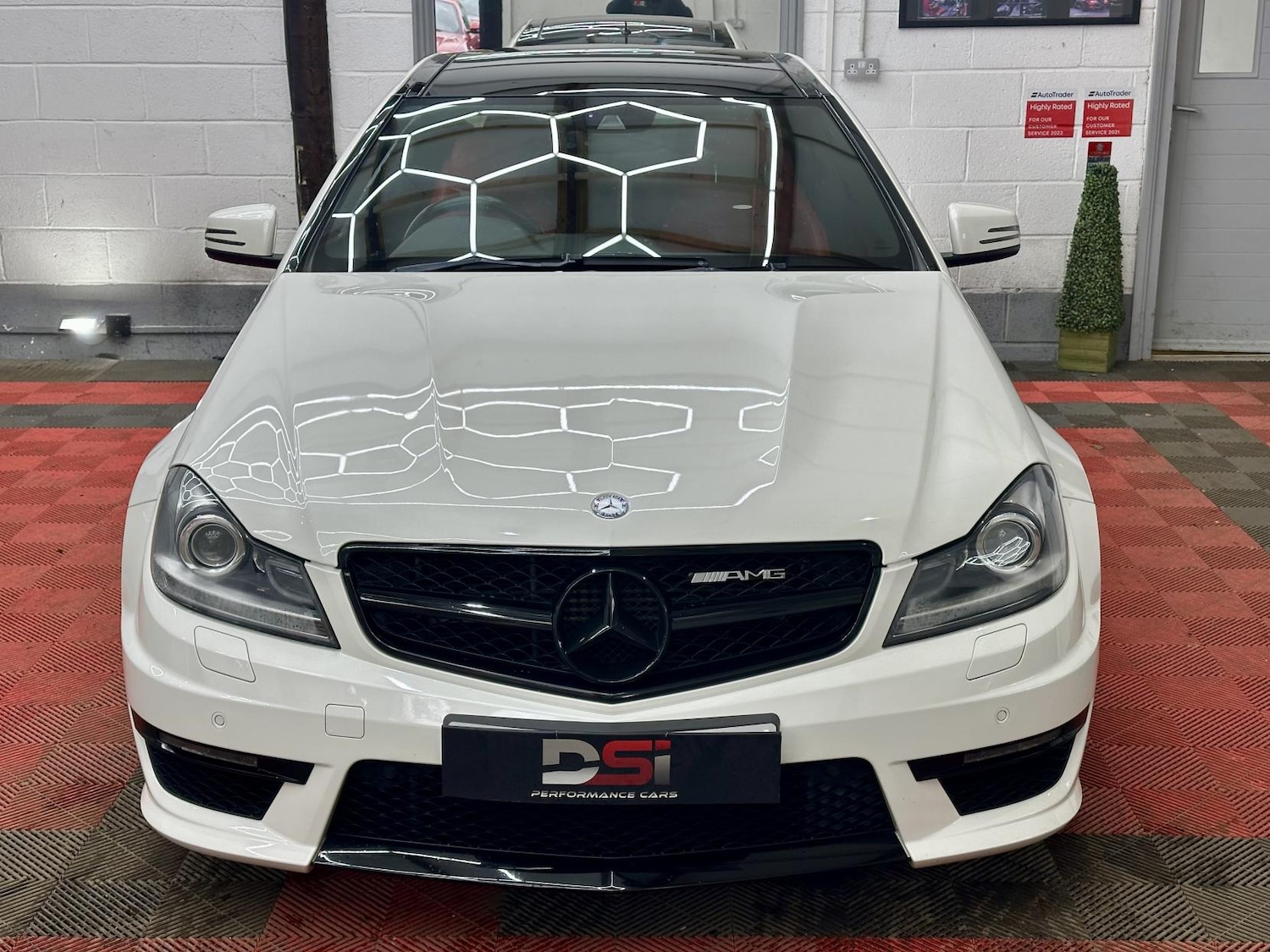 Used Mercedes-Benz C Class 2012 for sale - 77525782: Photo 2