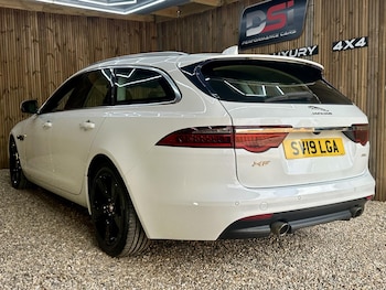 Used Jaguar XF 2019 for sale - 79538053: Photo