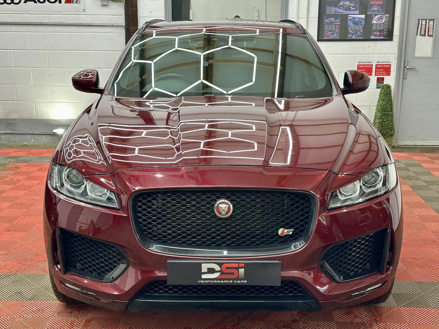 Used Jaguar F-Pace 2016 for sale - 77264777: Photo 2