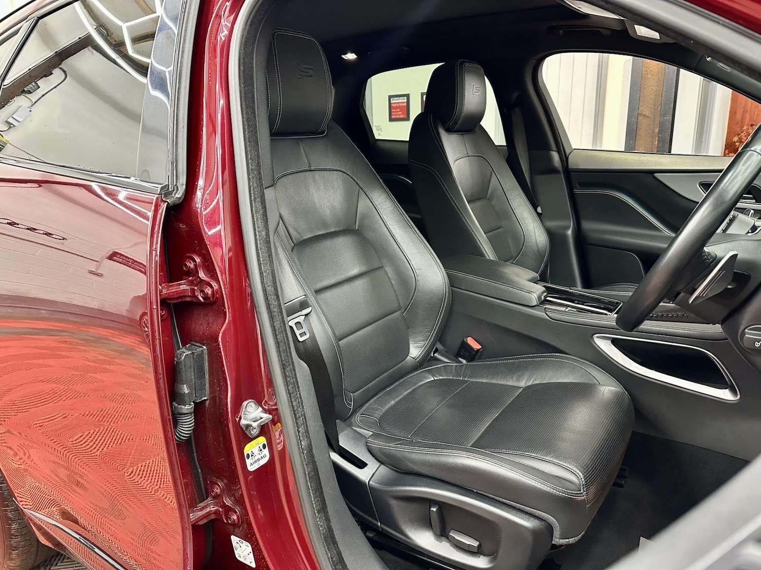 Used Jaguar F-Pace 2016 for sale - 77264777: Photo 24