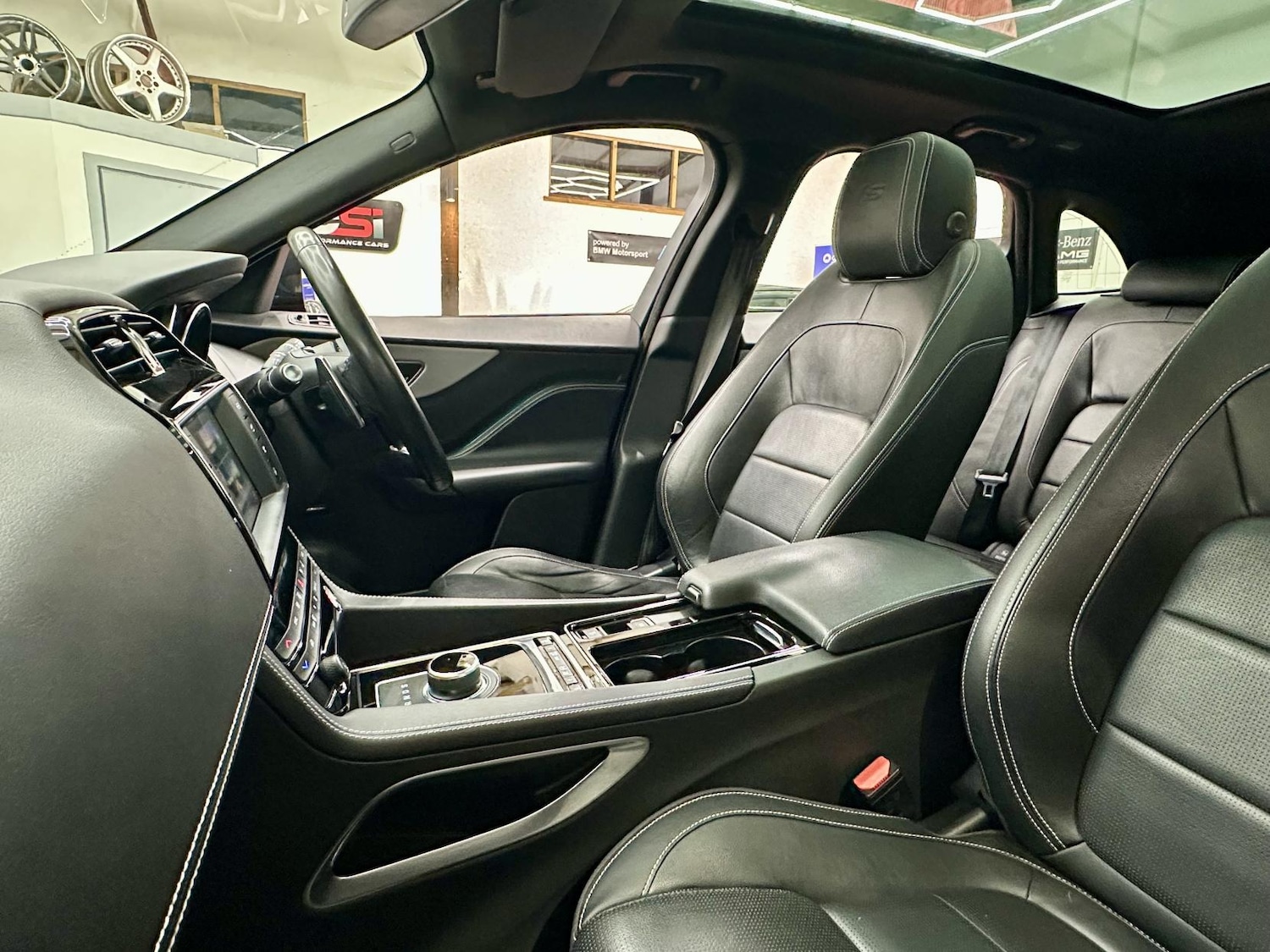 Used Jaguar F-Pace 2016 for sale - 77264777: Photo 40