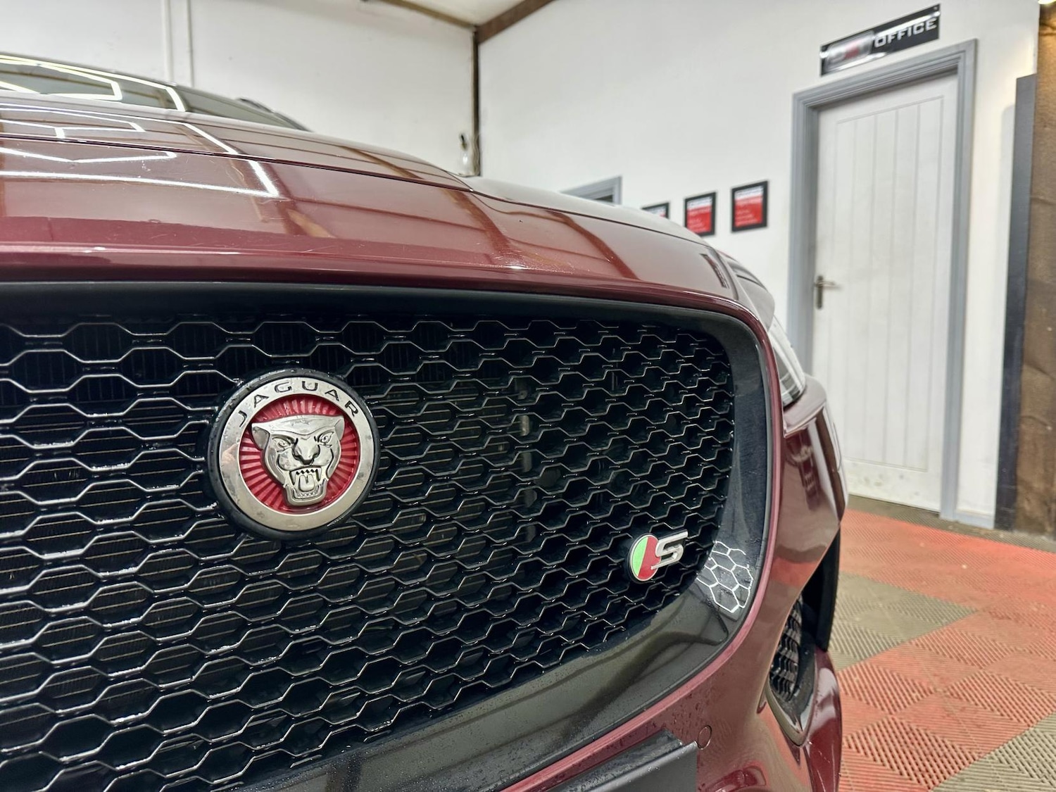 Used Jaguar F-Pace 2016 for sale - 77264777: Photo 5