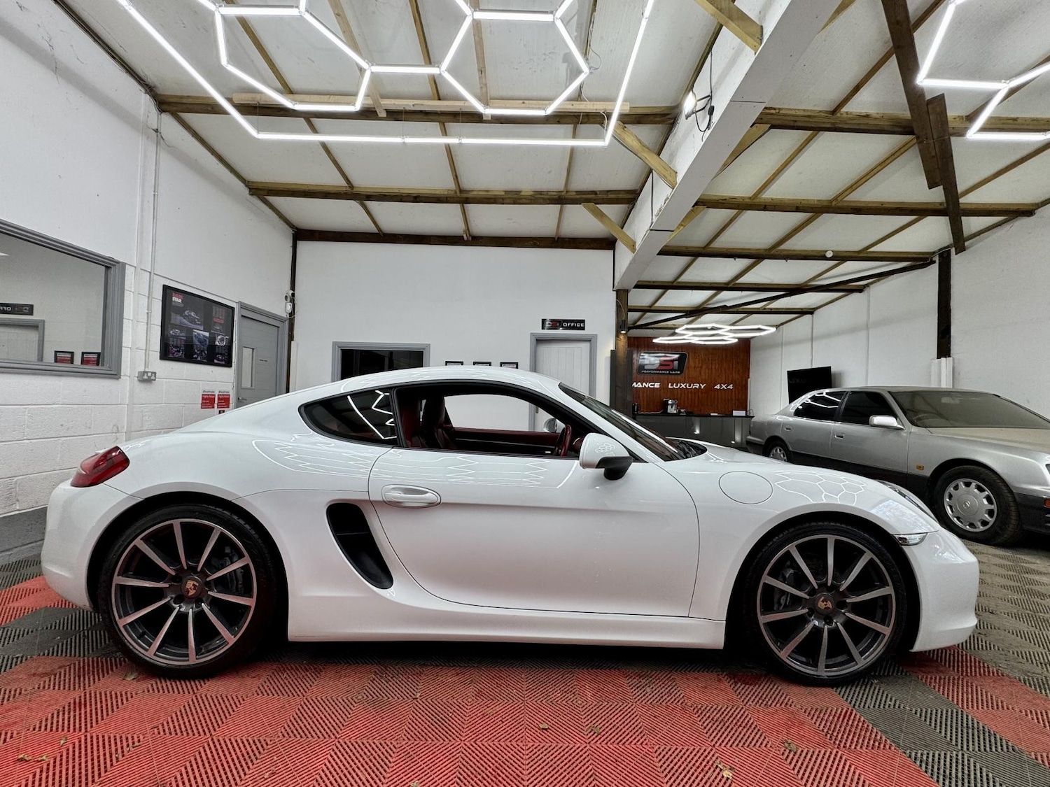 Used Porsche Cayman 2013 for sale - 77005949: Photo 4