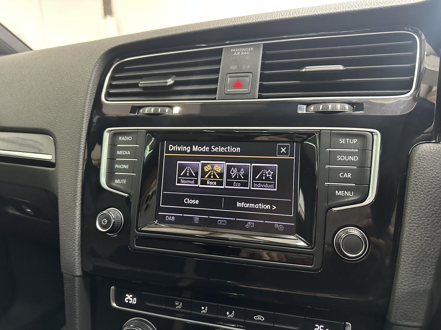 Used Volkswagen Golf 2014 for sale - 77746260: Photo 28