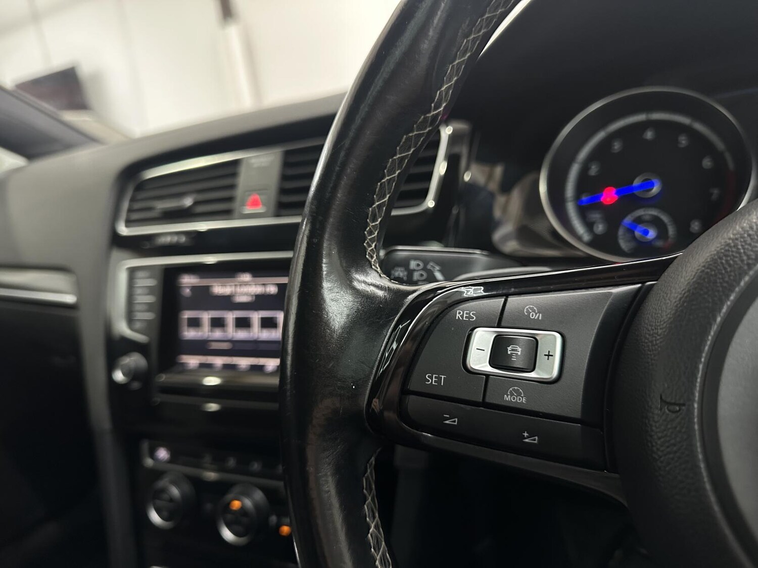 Used Volkswagen Golf 2014 for sale - 77746260: Photo 32