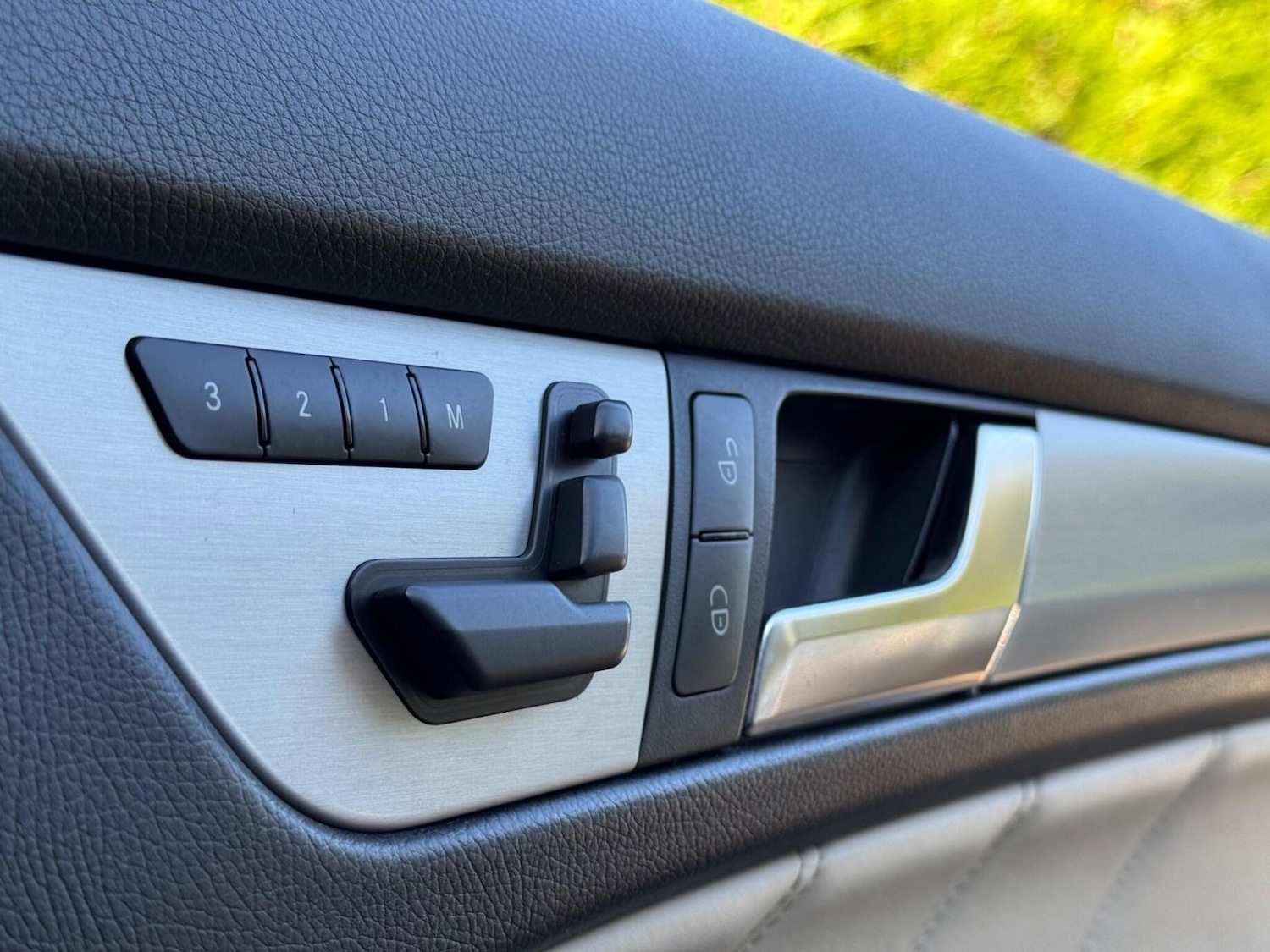 Used Mercedes-Benz C-Class 2012 for sale - 76072489: Photo 41