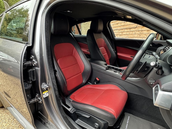 Used Jaguar XE 2015 for sale - 76152091: Photo 11