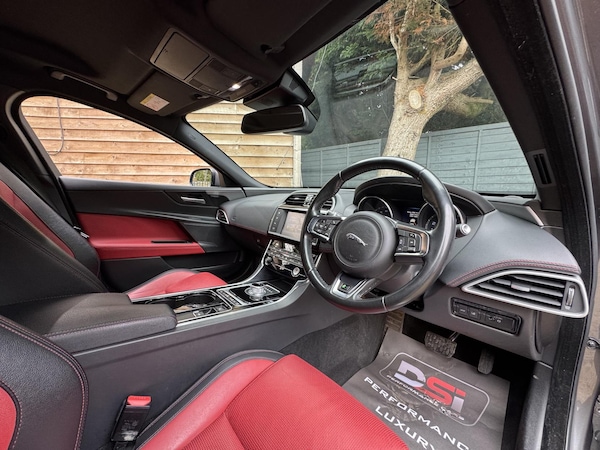 Used Jaguar XE 2015 for sale - 76152091: Photo 16