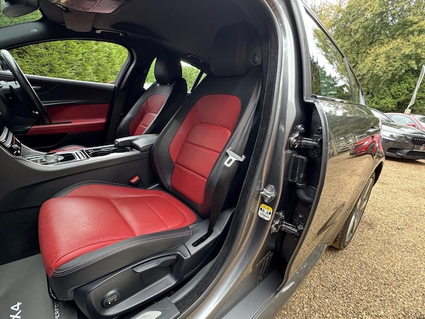 Used Jaguar XE 2015 for sale - 76152091: Photo 17