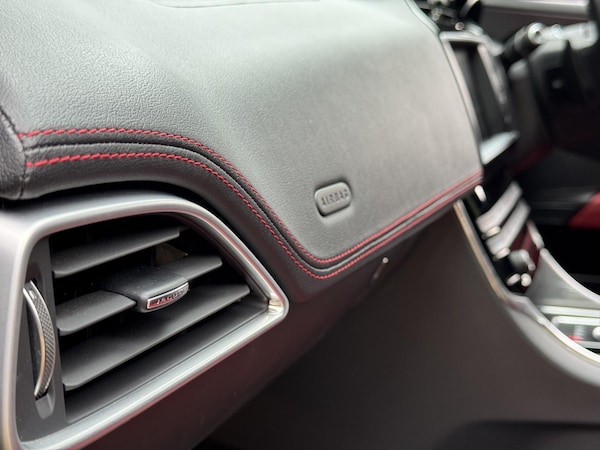 Used Jaguar XE 2015 for sale - 76152091: Photo 25