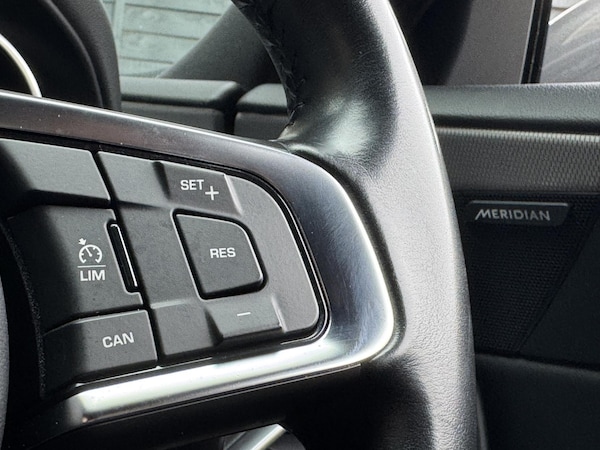 Used Jaguar XE 2015 for sale - 76152091: Photo 28