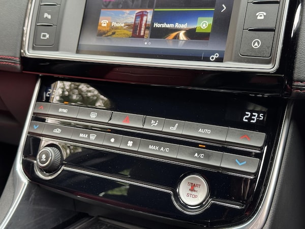 Used Jaguar XE 2015 for sale - 76152091: Photo 29