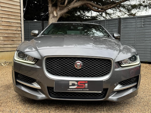 Used Jaguar XE 2015 for sale - 76152091: Photo 2