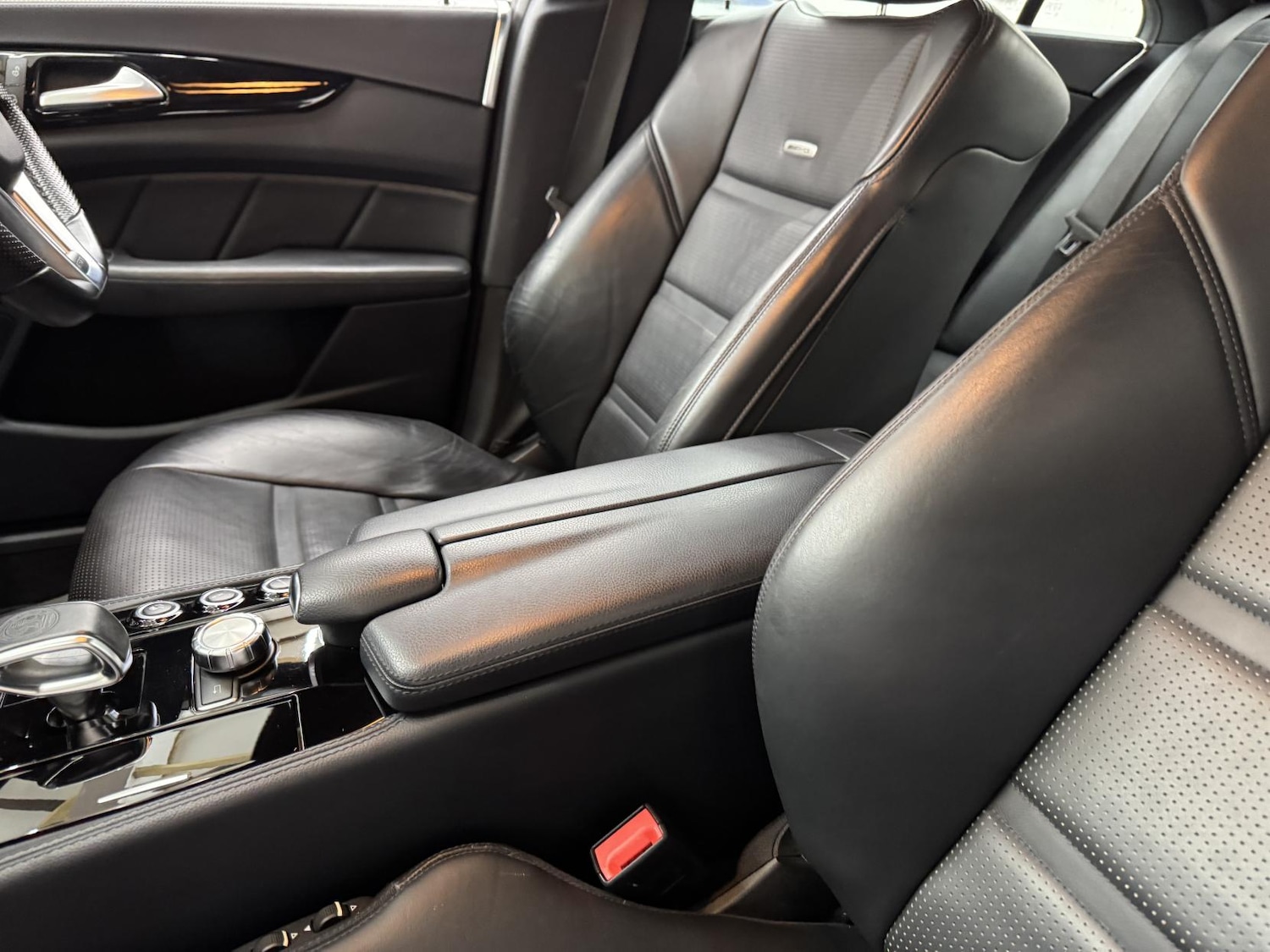 Used Mercedes-Benz CLS 2014 for sale - 77137858: Photo 30