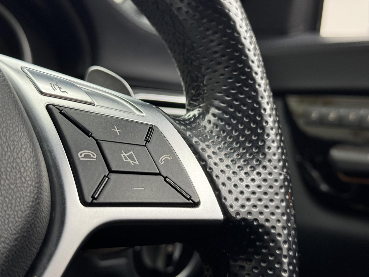 Used Mercedes-Benz CLS 2014 for sale - 77137858: Photo 43