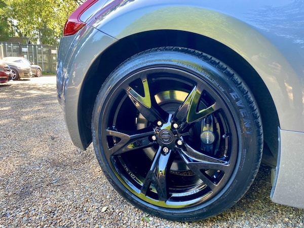 Used Nissan 370 Z 2010 for sale - 76273153: Photo 11