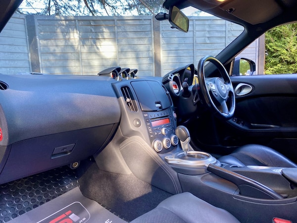 Used Nissan 370 Z 2010 for sale - 76273153: Photo 24