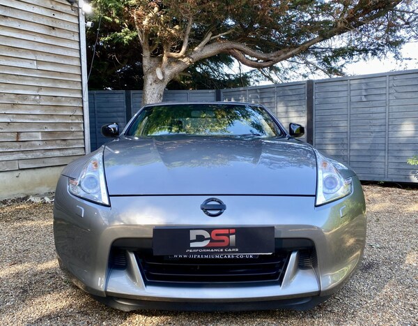 Used Nissan 370 Z 2010 for sale - 76273153: Photo 2